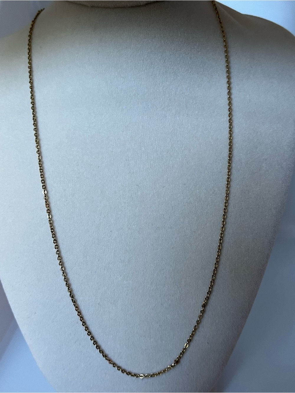 1928 Gold tone cable chain necklace